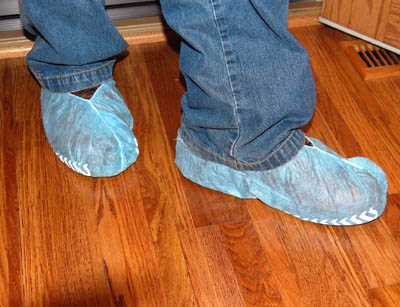 SHOE COVER BLUE POLYNON SKID 18" 300EA/CS-150 PAIRS